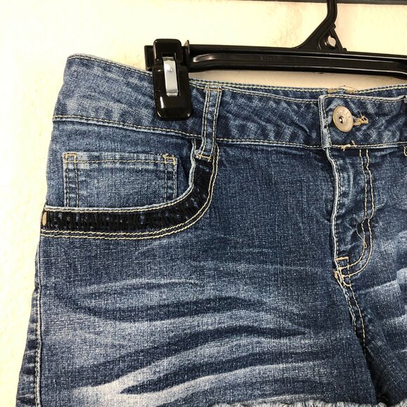L.E.I Ashley Lowrise Denim Shorts Y2K Button Flap Pockets Sz. 11 Blue Jean Short - Picture 2 of 9